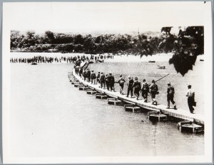 Forces_of_the_Spanish_Government_Crossing_the_Ebro_-_Google_Art_Project